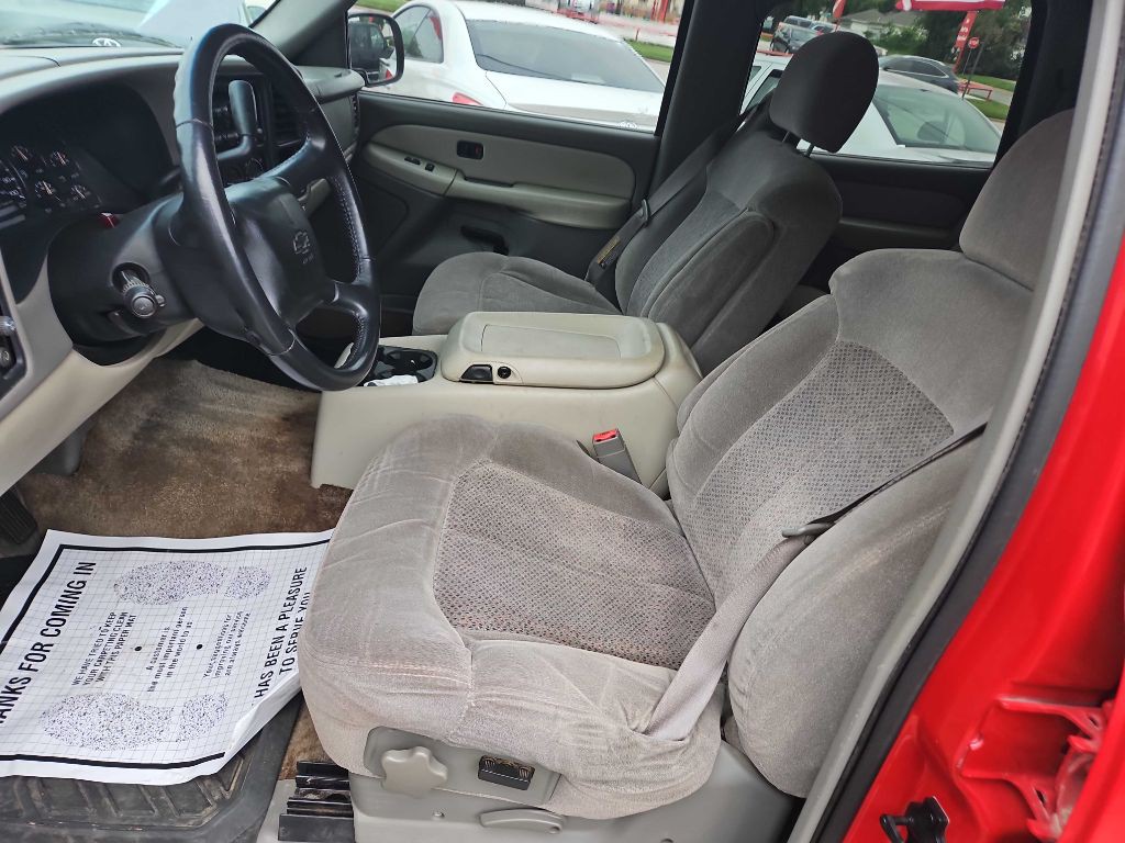 2002 Chevrolet Tahoe Image 9