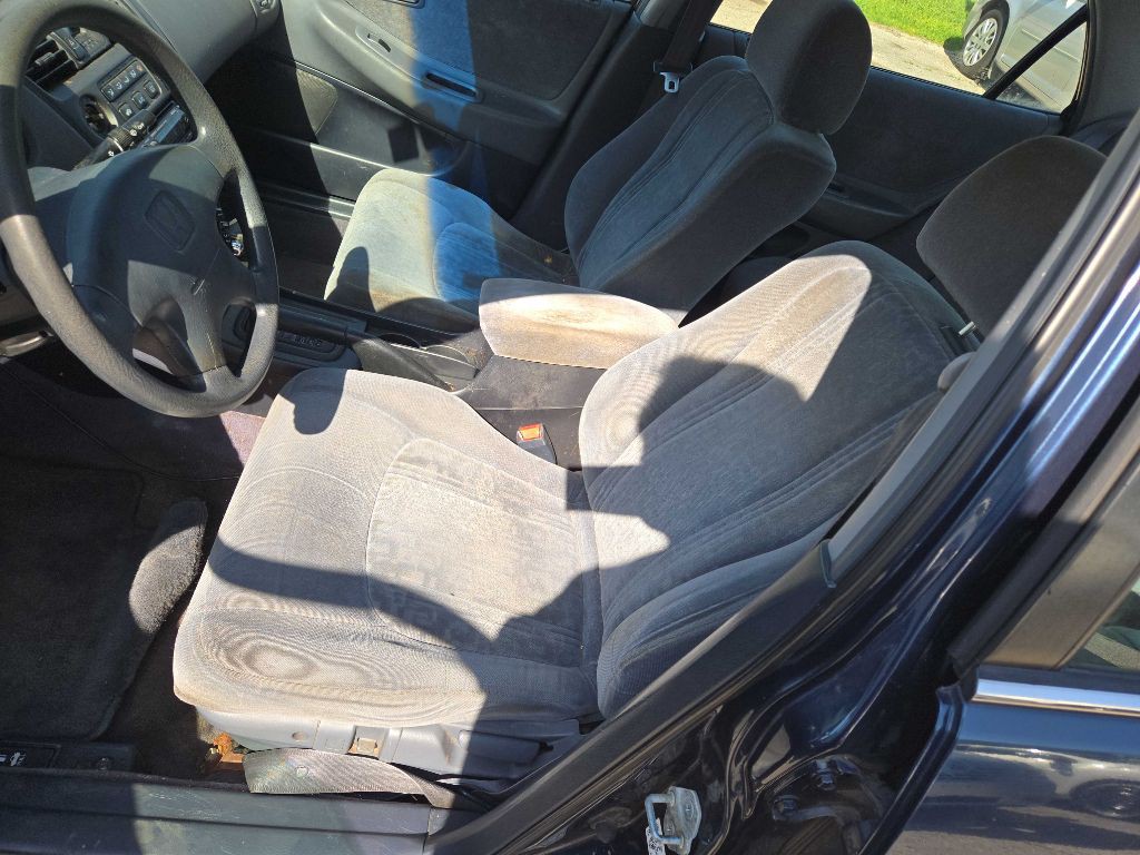 1999 Honda Accord Image 9