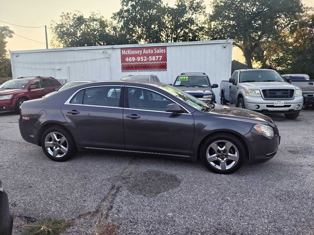 2010 Chevrolet Malibu Image 2