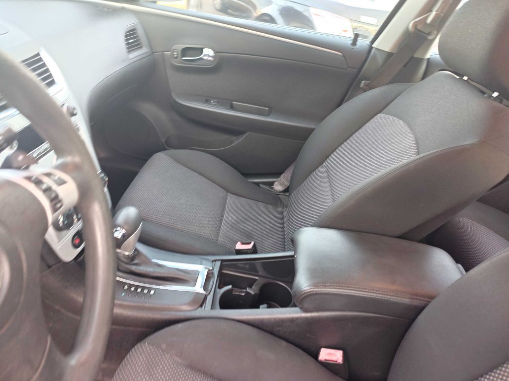 2010 Chevrolet Malibu Image 10