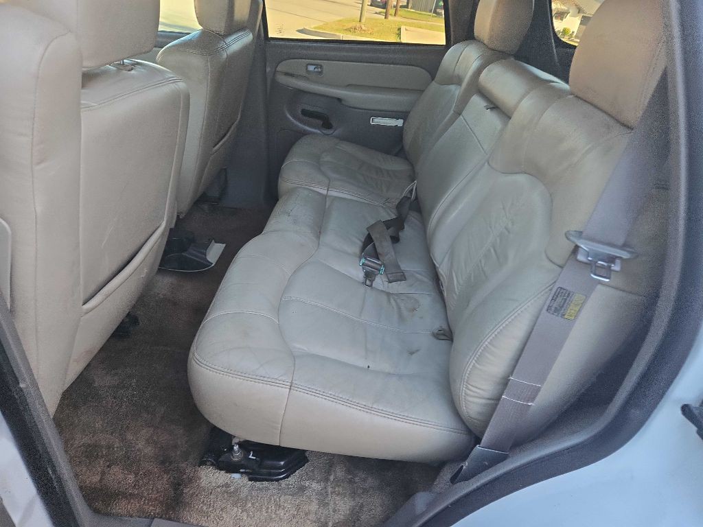 2002 Chevrolet Tahoe Image 13