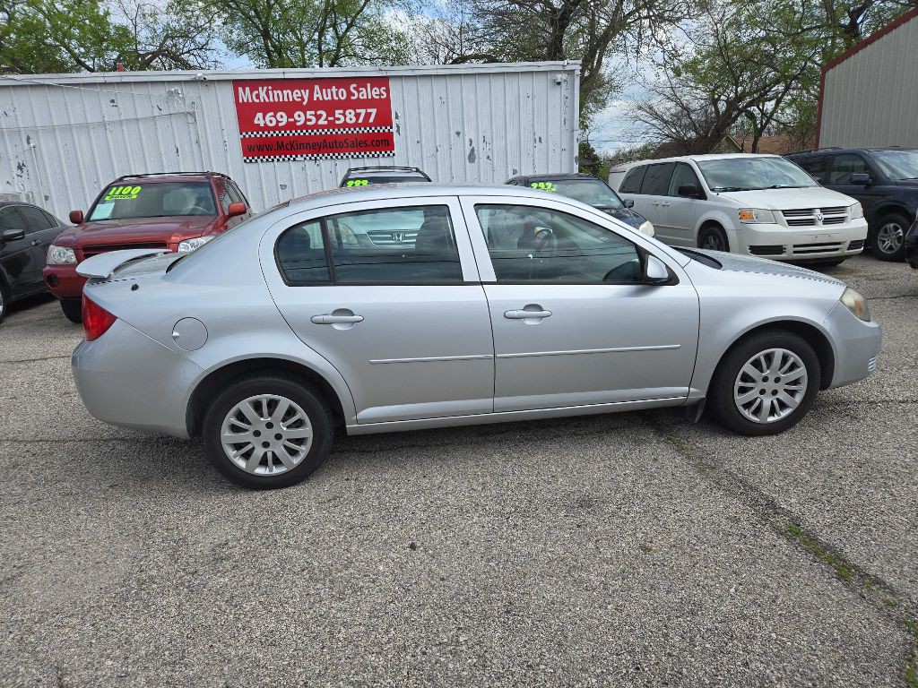 2010 Chevrolet Cobalt Image 2