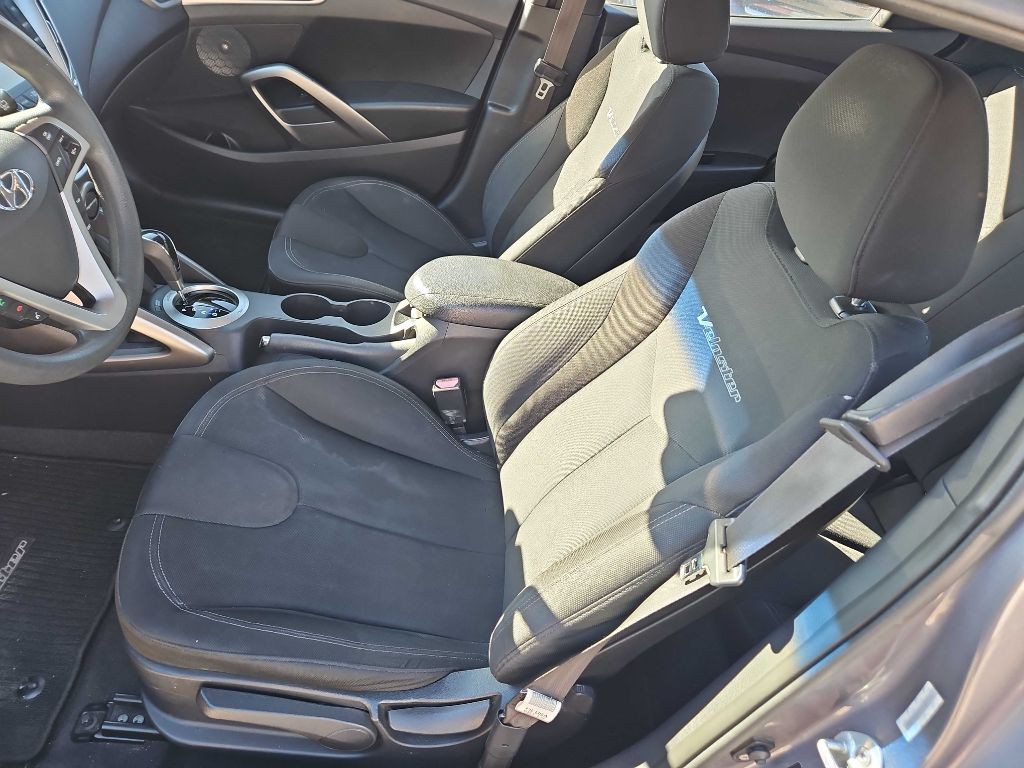 2012 Hyundai Veloster Image 9