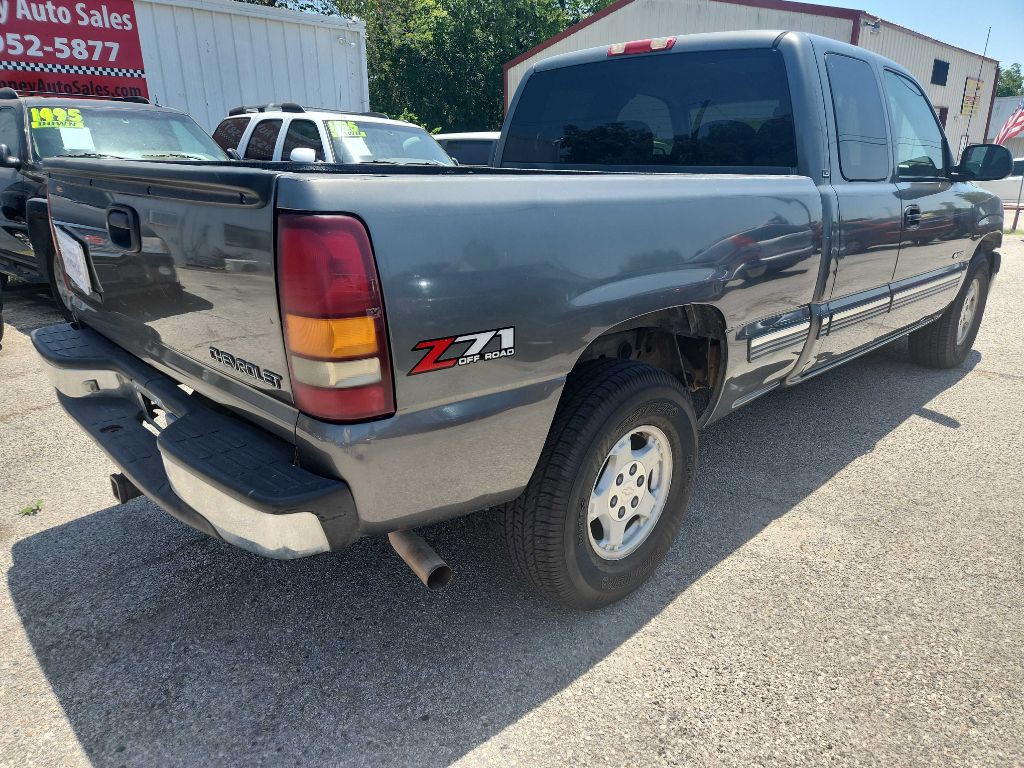 2001 Chevrolet Silverado 1500 Image 3
