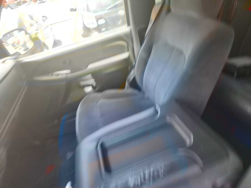 2001 Chevrolet Silverado 1500 Image 10