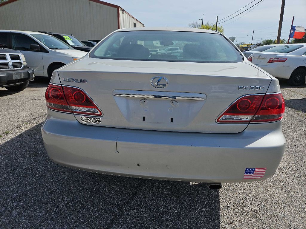 2005 Lexus ES 330 Image 5
