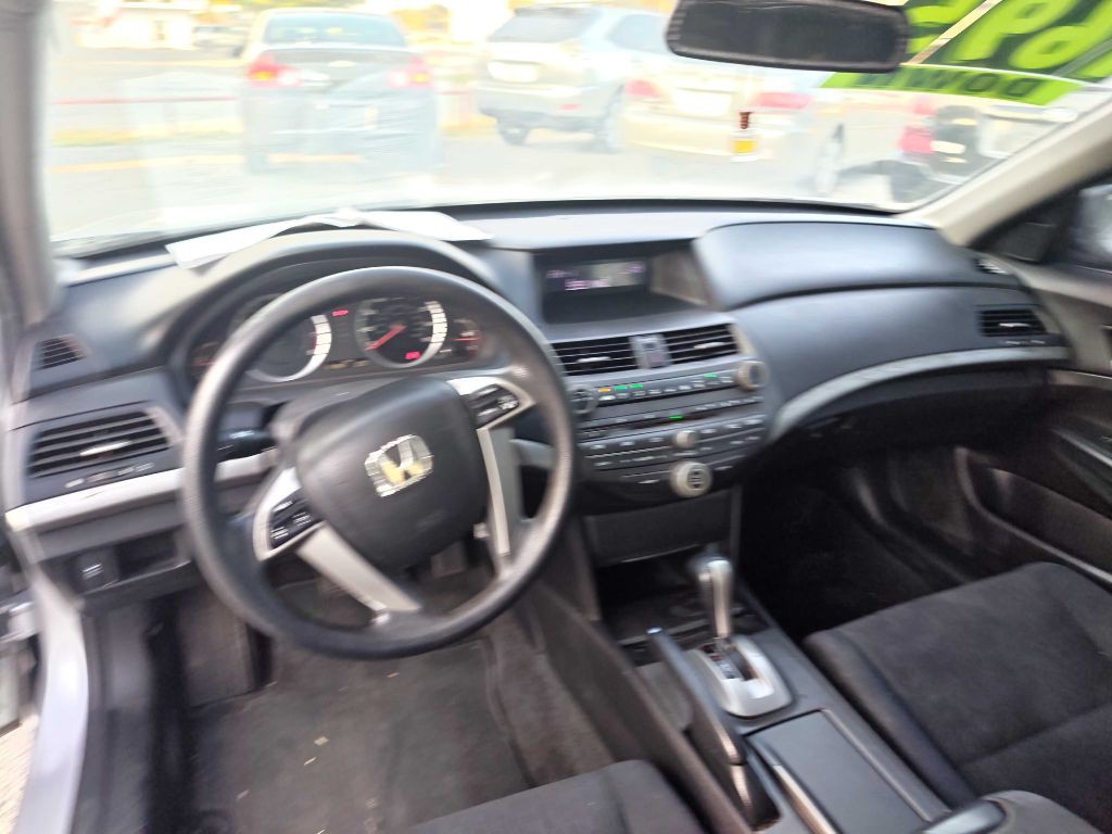 2011 Honda Accord Image 11