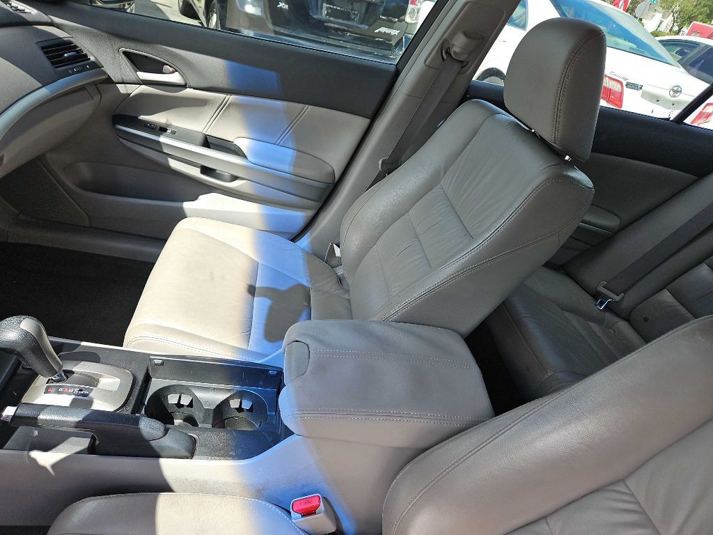 2009 Honda Accord Image 10