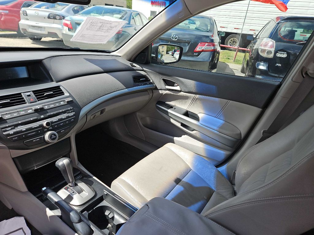 2009 Honda Accord Image 13