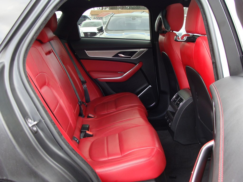 2021 Jaguar F-PACE Image 11
