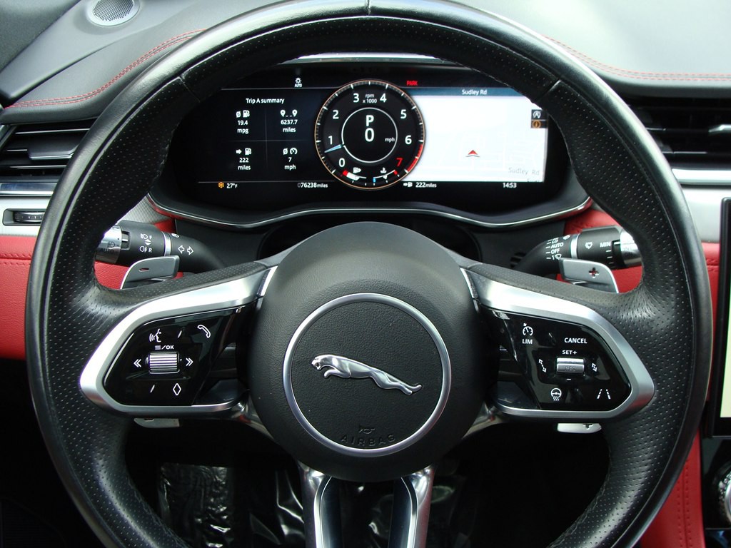 2021 Jaguar F-PACE Image 15