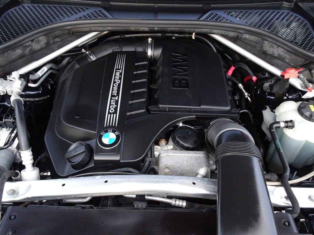 2017 BMW X5 Image 32