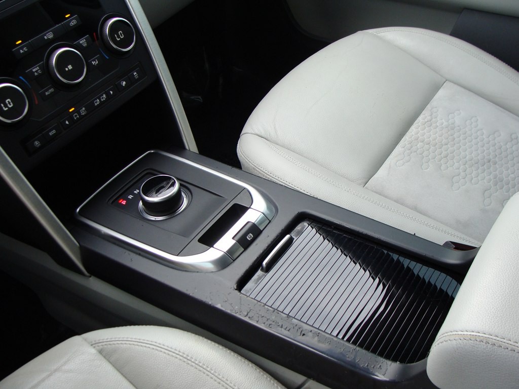 2018 Land Rover Discovery Sport Image 15