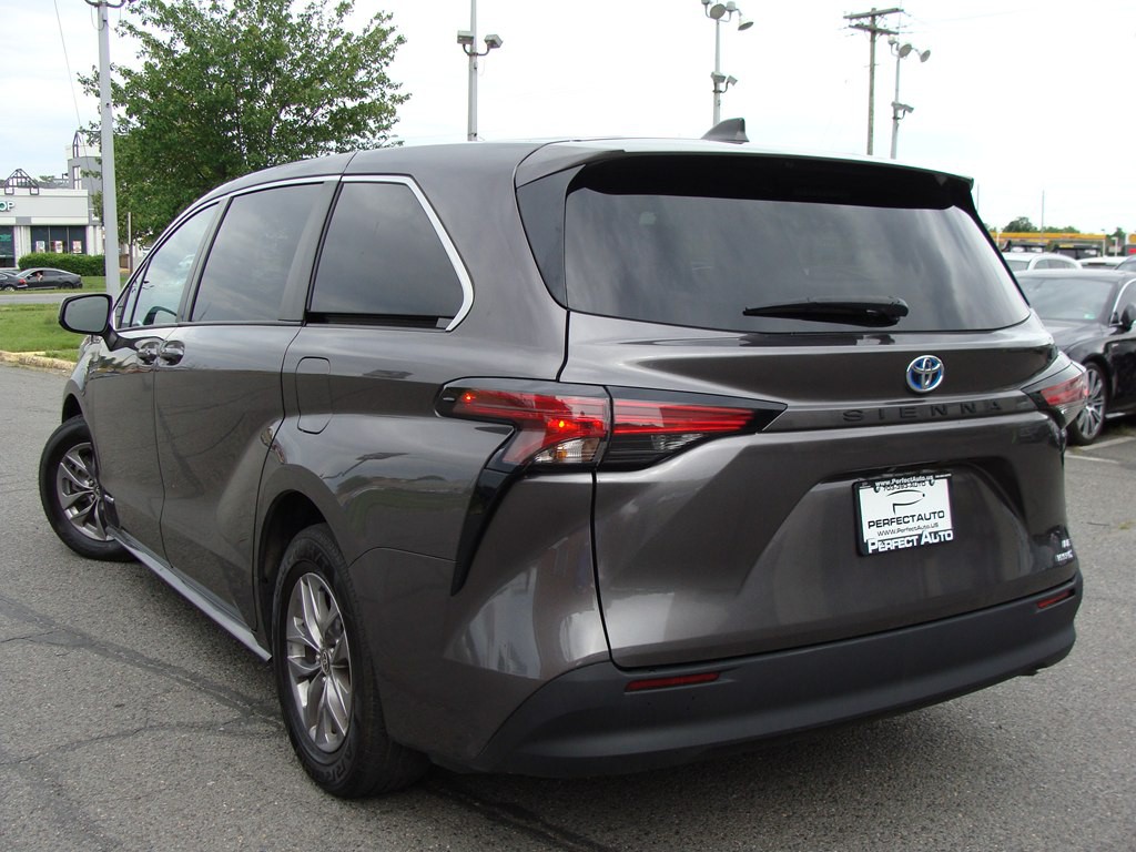 2021 Toyota Sienna Image 5