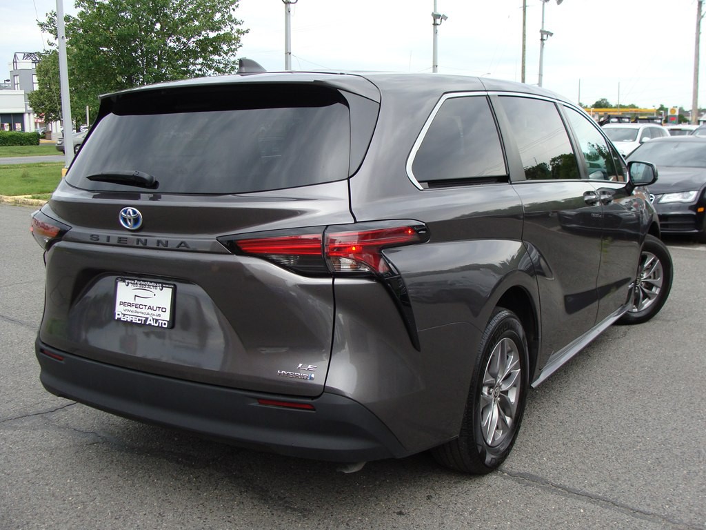 2021 Toyota Sienna Image 8