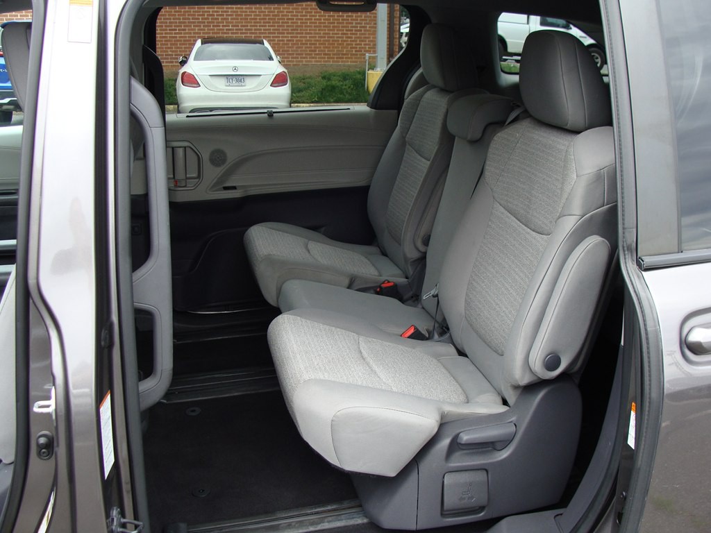 2021 Toyota Sienna Image 10