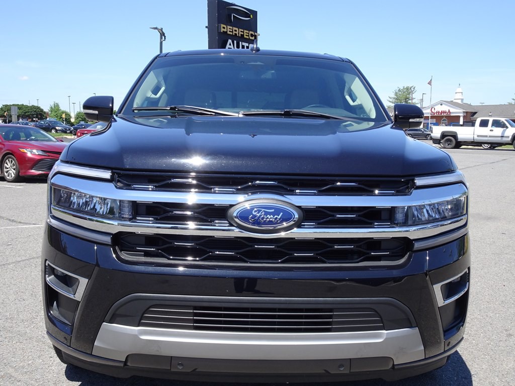 2023 Ford Expedition Image 2