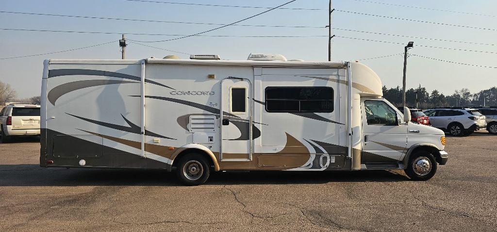 2006 Ford Econoline Image 5