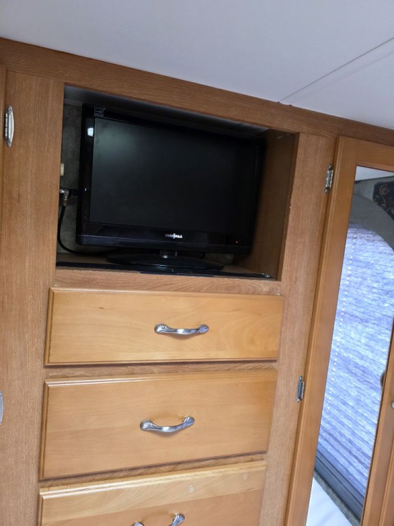 2006 Ford Econoline Image 10