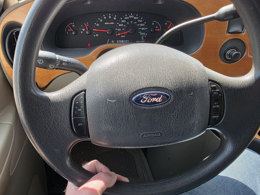 2006 Ford Econoline Image 32