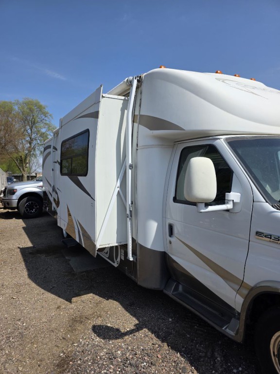 2006 Ford Econoline Image 33