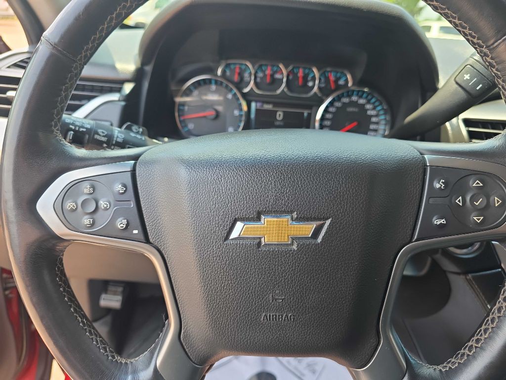 2015 Chevrolet Suburban Image 12