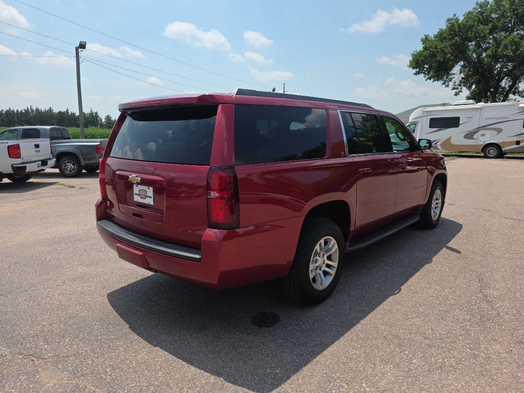 2015 Chevrolet Suburban Image 4