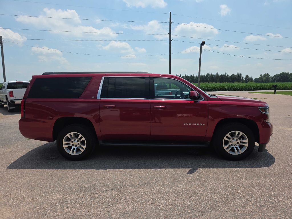 2015 Chevrolet Suburban Image 5