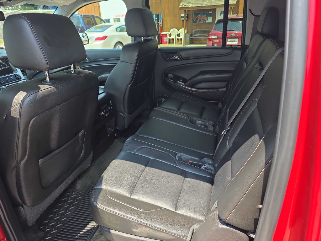 2015 Chevrolet Suburban Image 7