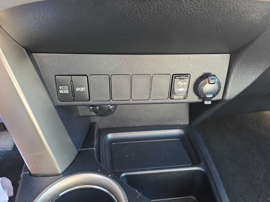 2014 Toyota Rav4 Image 10