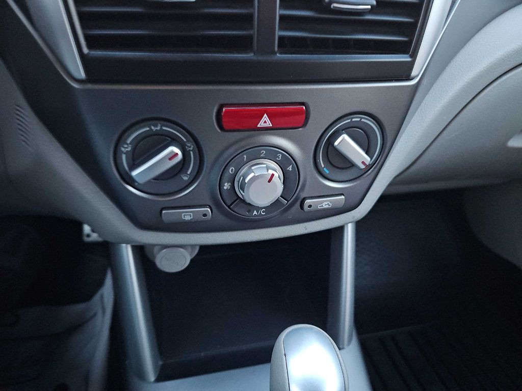 2013 Subaru Forester Image 10