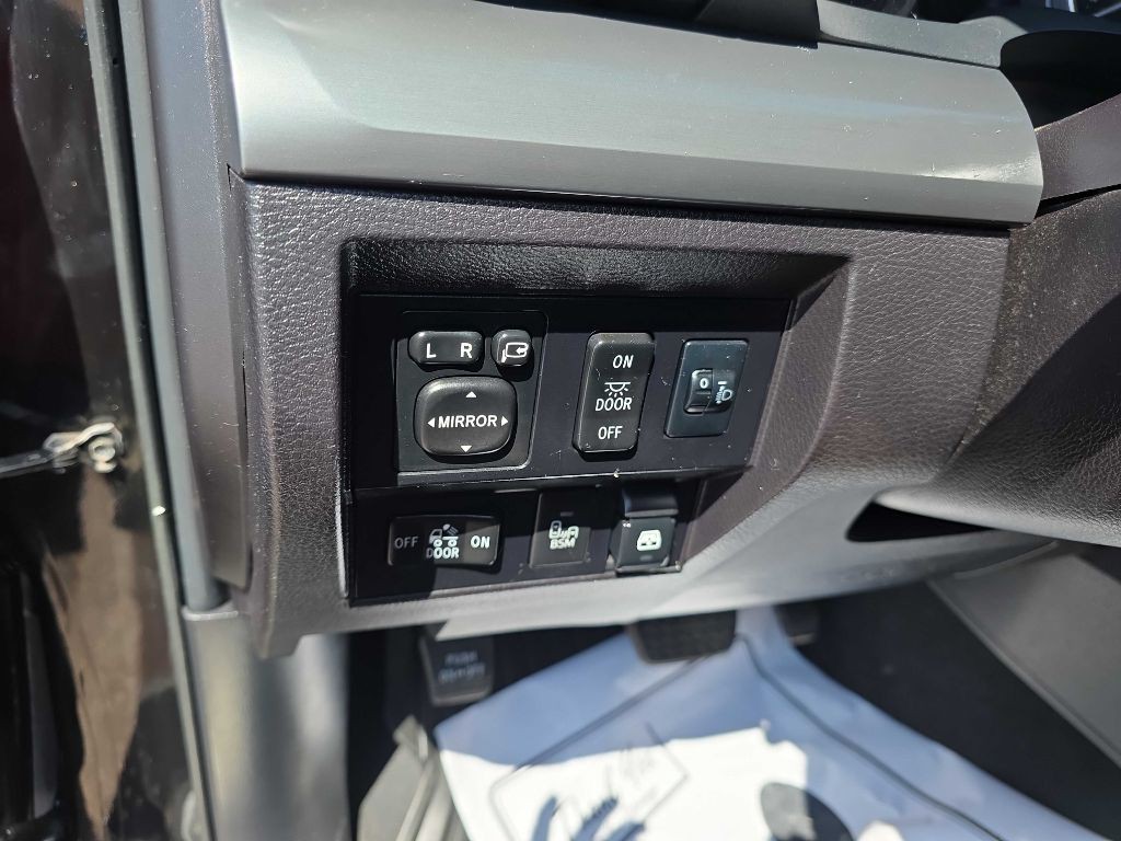 2016 Toyota Tundra Image 9