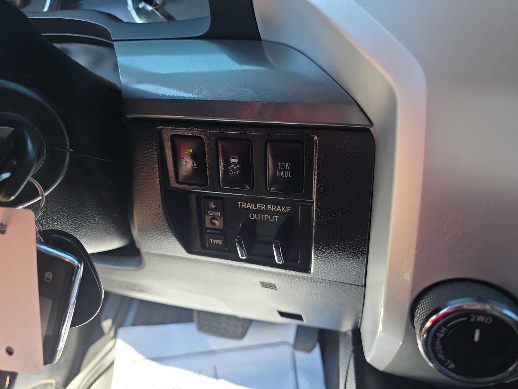 2016 Toyota Tundra Image 17