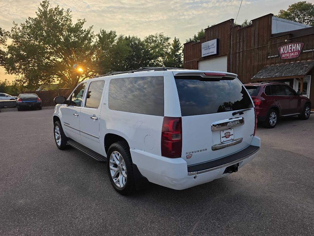 2009 Chevrolet Suburban Image 3