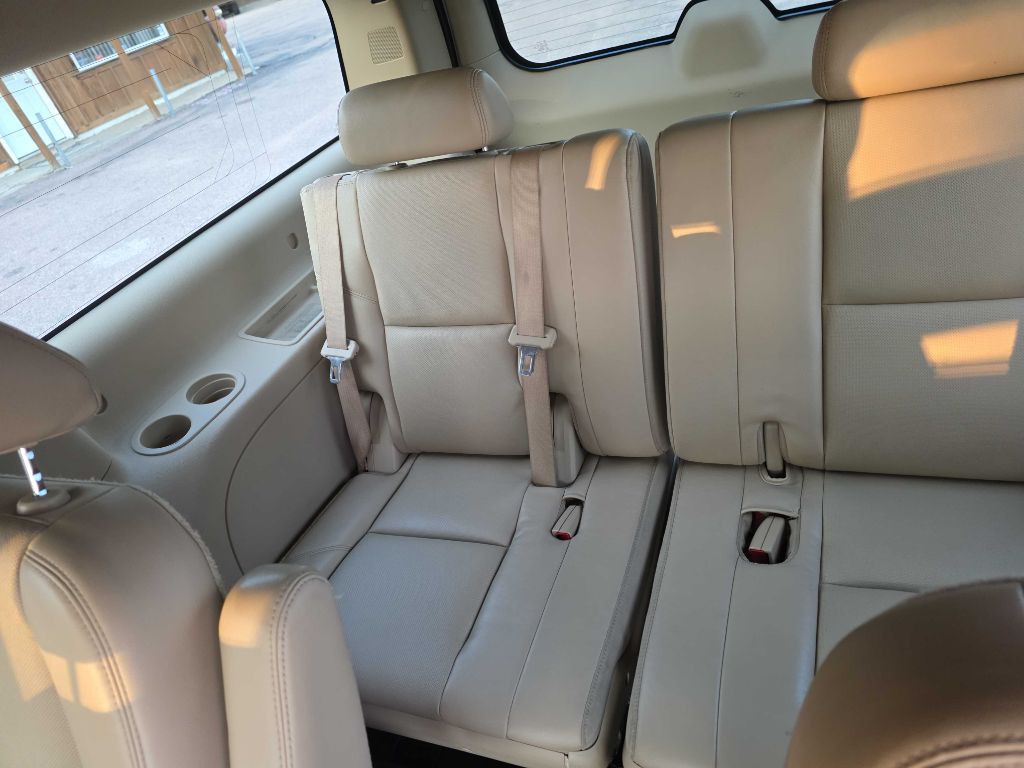 2009 Chevrolet Suburban Image 11