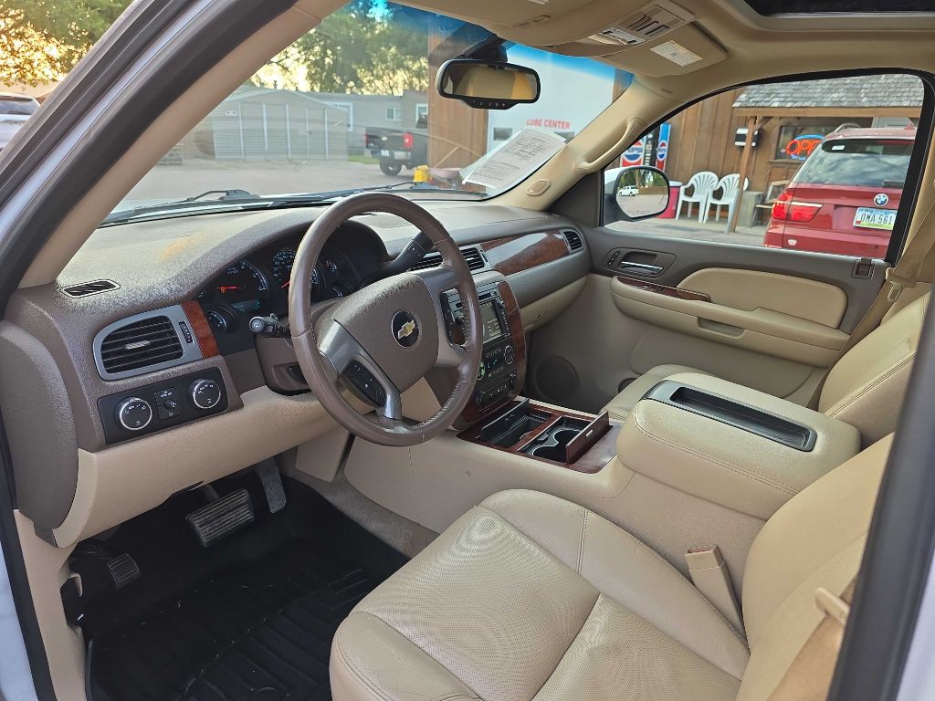 2009 Chevrolet Suburban Image 13