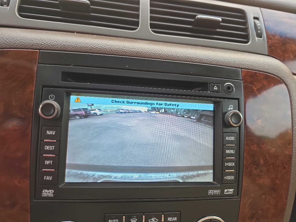 2009 Chevrolet Suburban Image 18