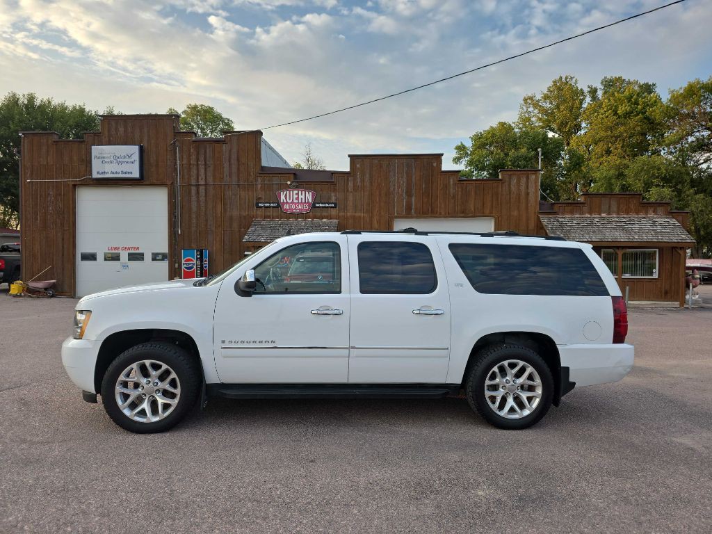 2009 Chevrolet Suburban Image 2