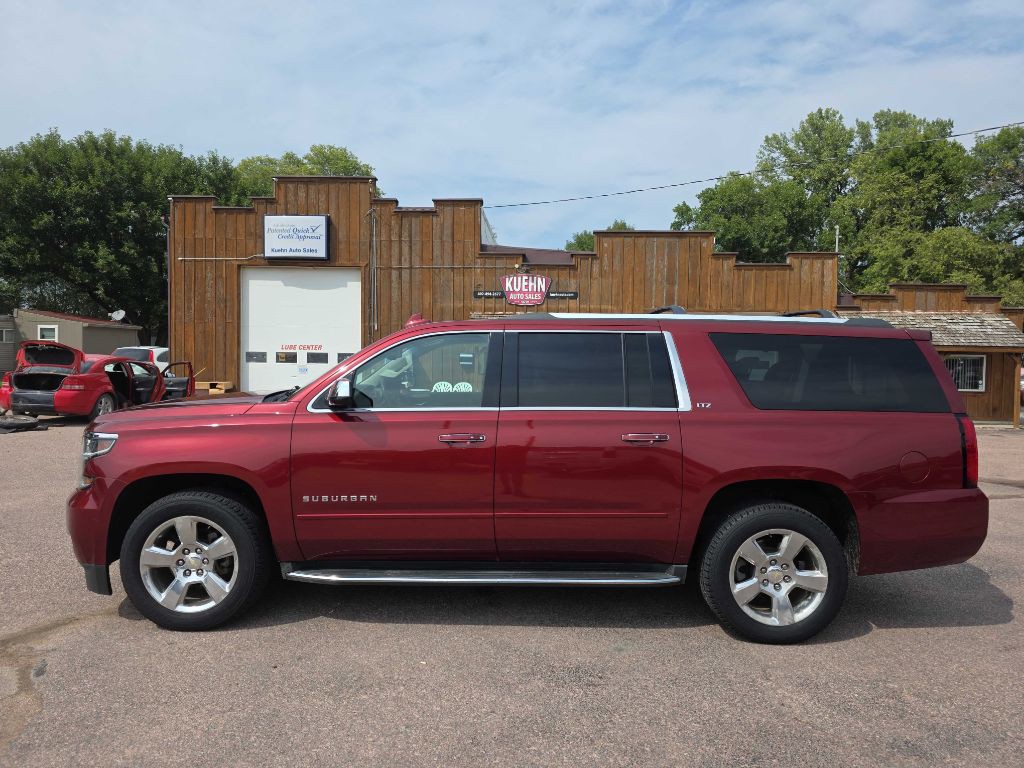 2016 Chevrolet Suburban Image 2