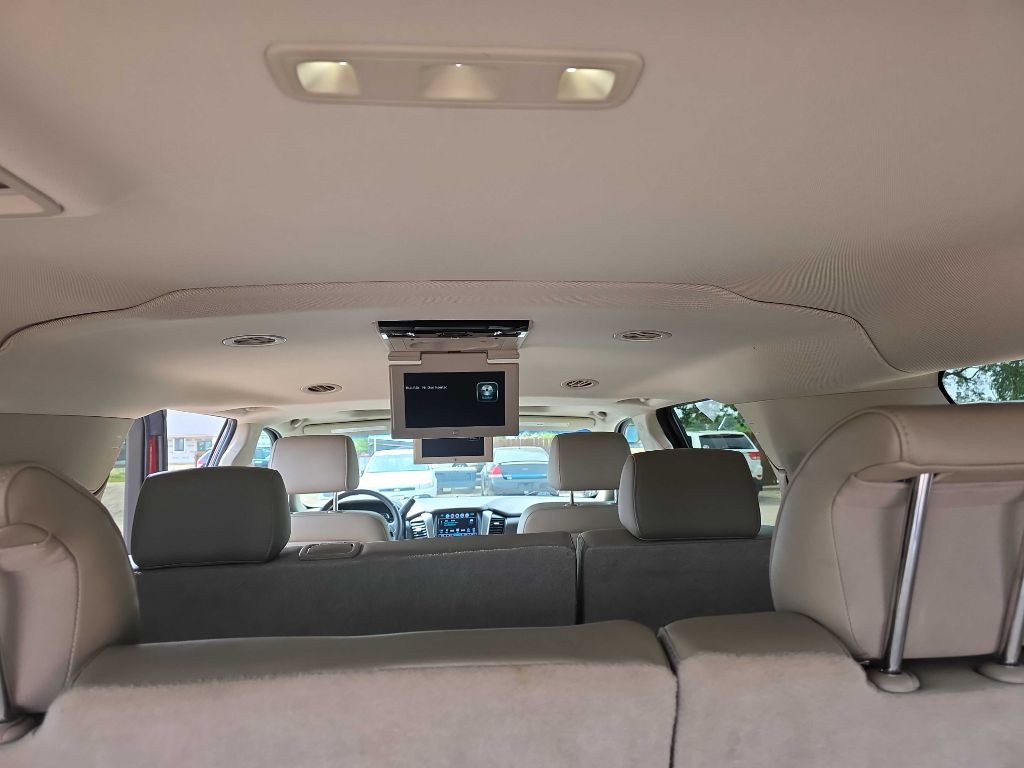 2016 Chevrolet Suburban Image 11