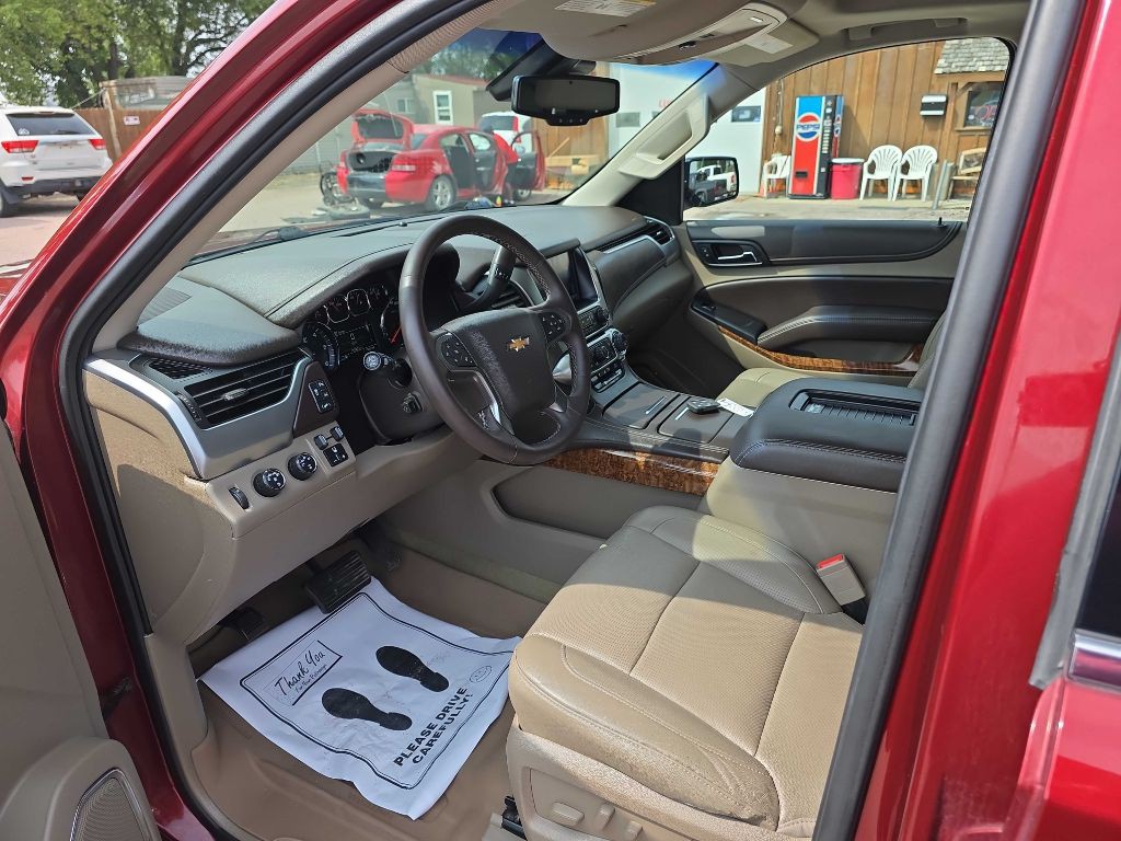 2016 Chevrolet Suburban Image 12