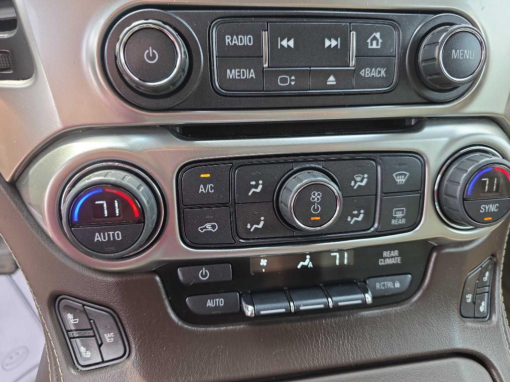2016 Chevrolet Suburban Image 20