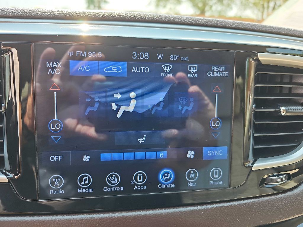 2017 Chrysler Pacifica Image 10