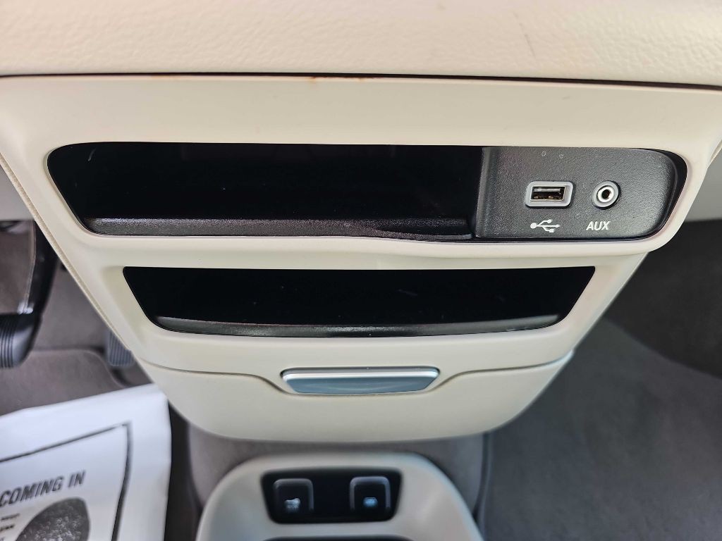 2017 Chrysler Pacifica Image 12