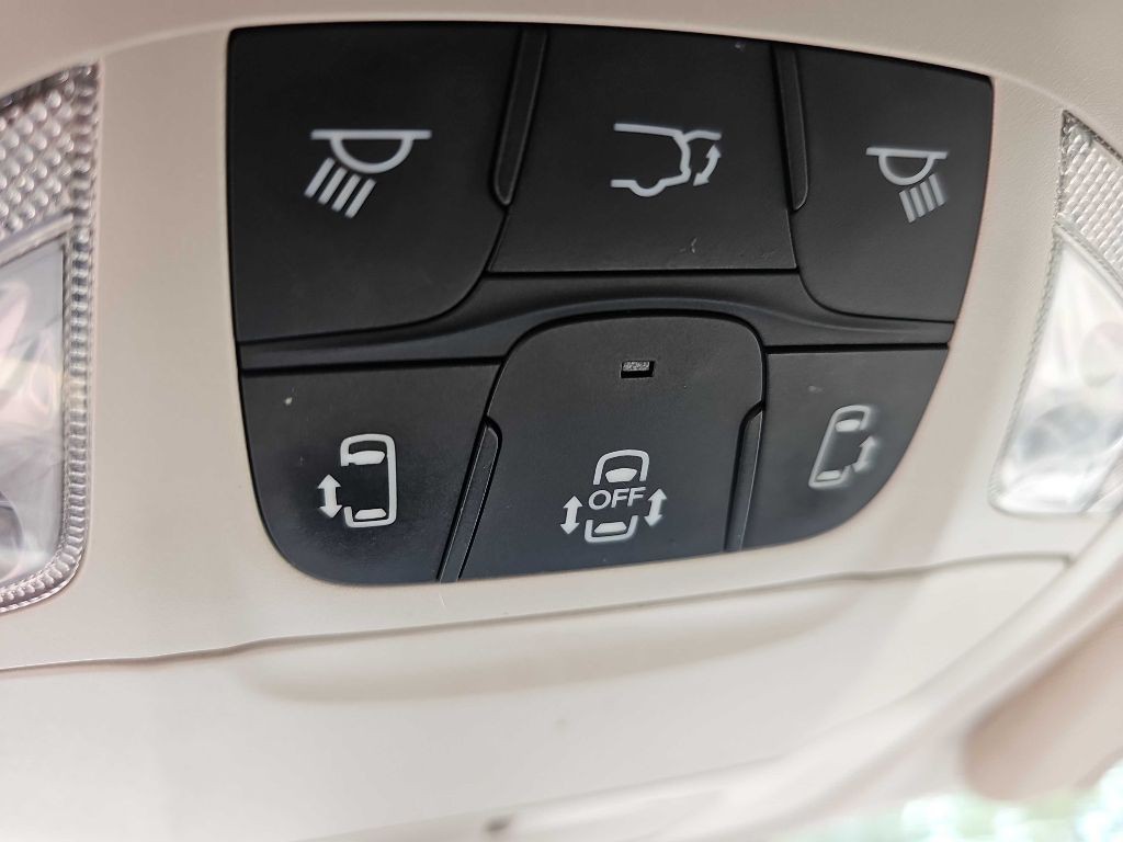 2017 Chrysler Pacifica Image 13