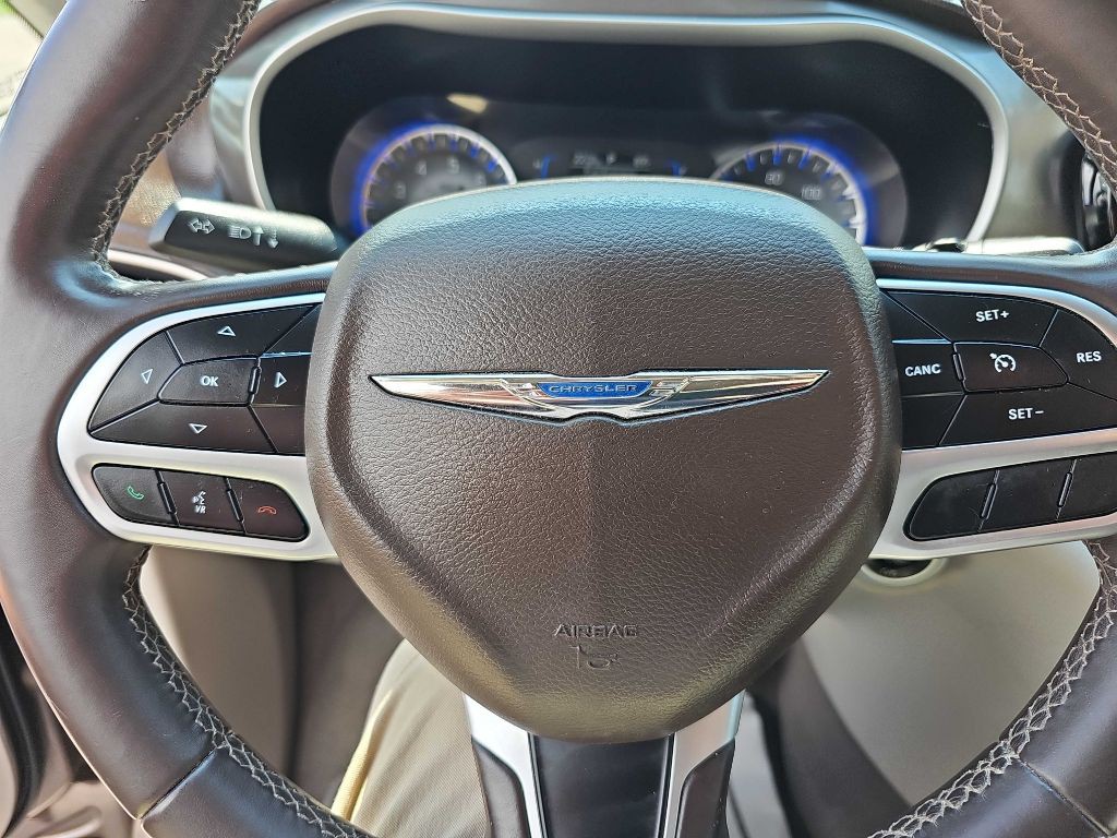 2017 Chrysler Pacifica Image 14