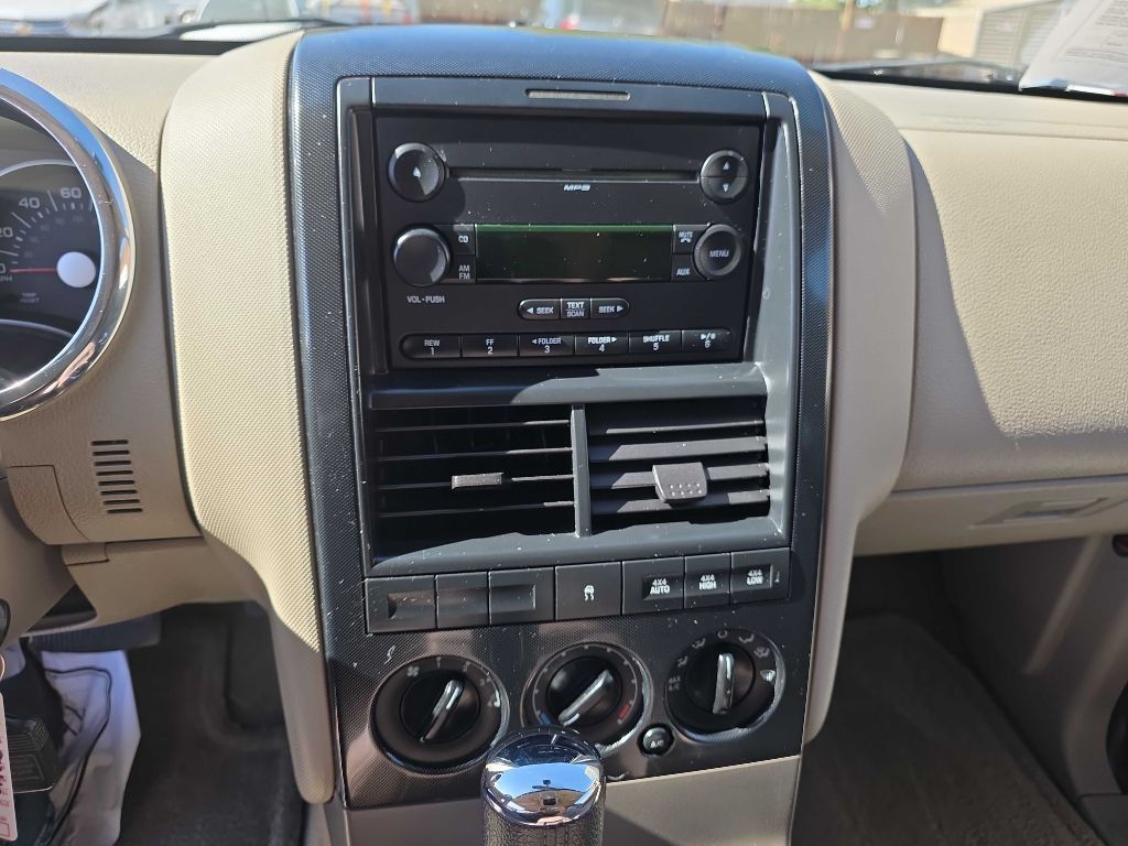 2006 Ford Explorer Image 10