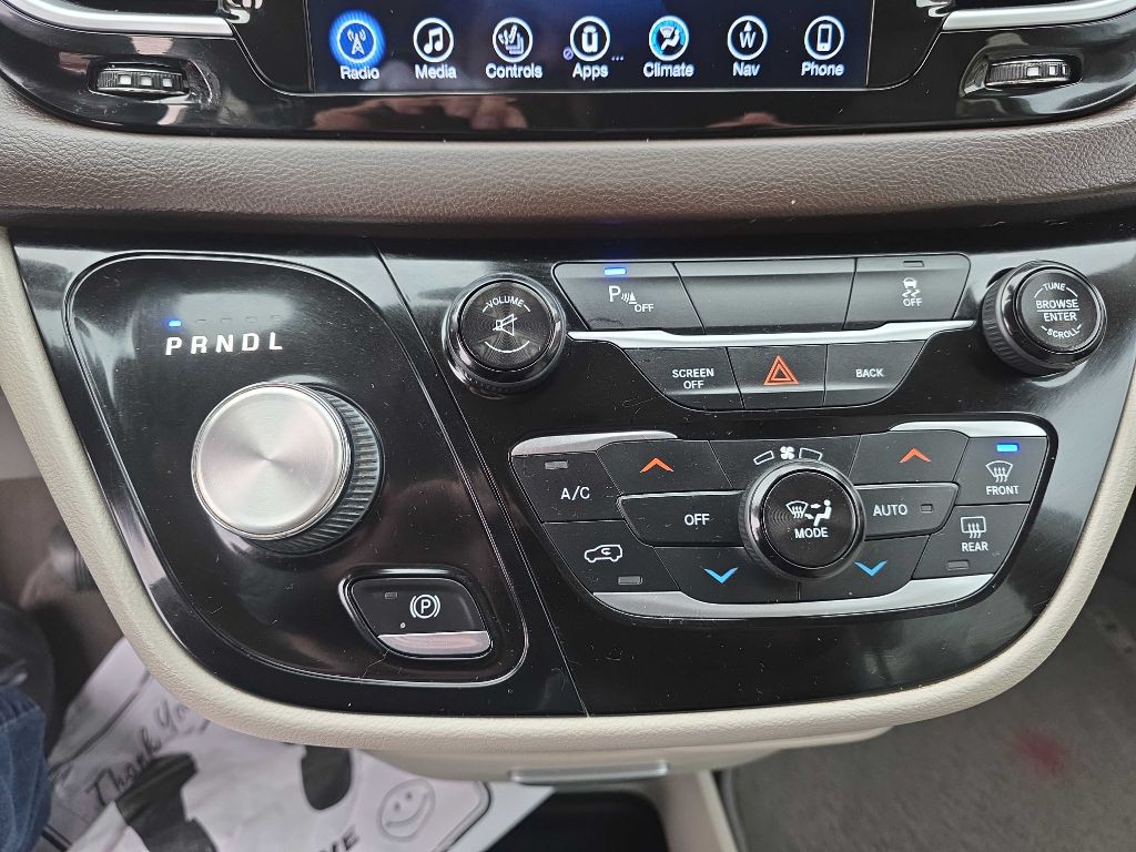 2017 Chrysler Pacifica Image 14
