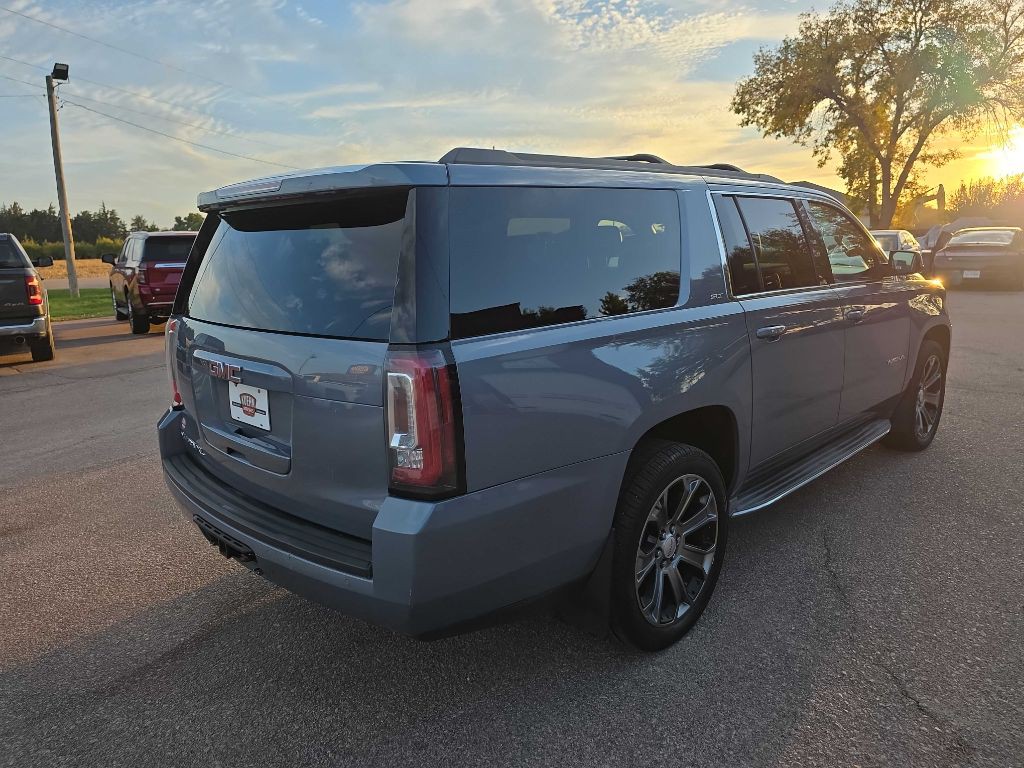 2015 GMC Yukon Image 2