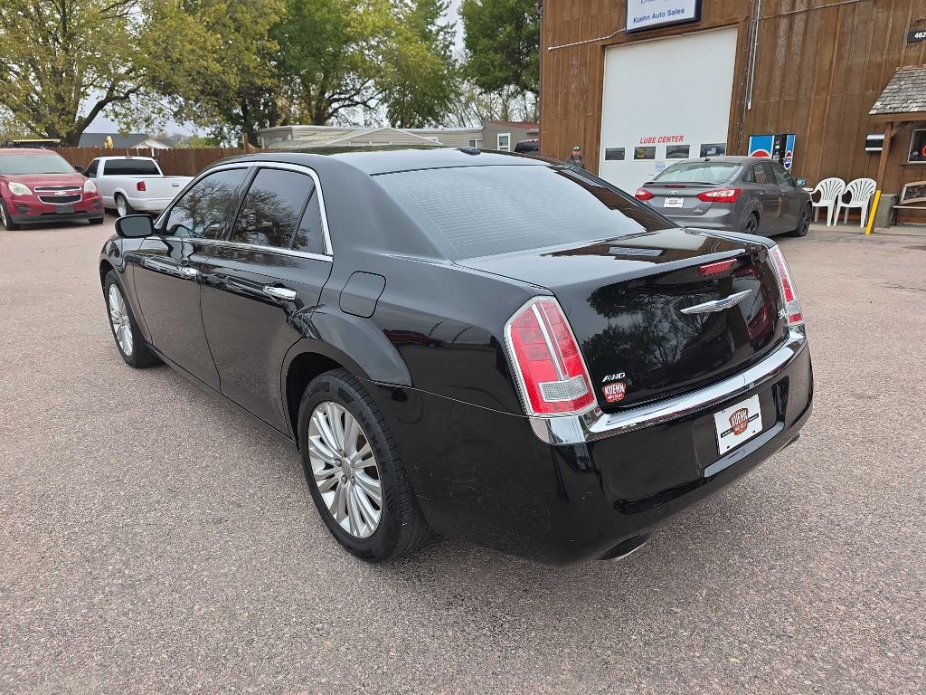 2014 Chrysler 300 Image 3